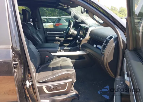 2019 Ram 1500 Laramie 4X4 6'4 Box z USA, uszkodzony, nr VIN 1C6SRFRTXKN900609